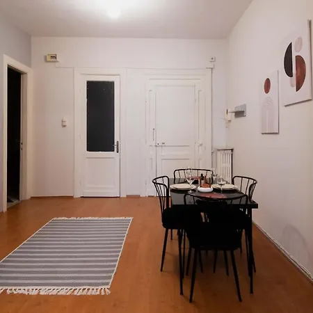 Apartment Spacious & Historic 2br In Taksim Istanbul
