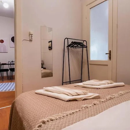 Spacious & Historic 2br In Taksim