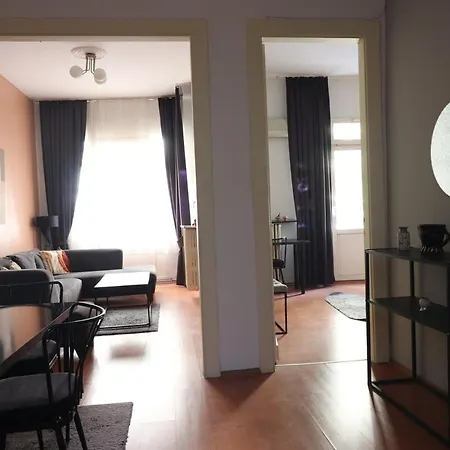 Lägenhet Spacious & Historic 2br In Taksim